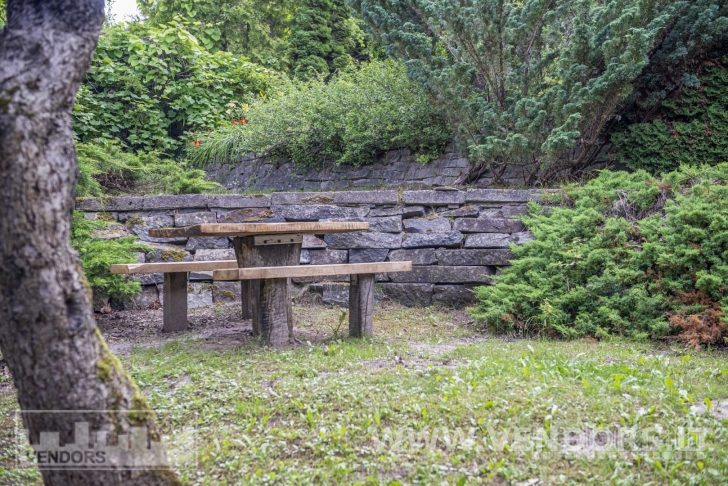 PARDUODAMA SODYBA JURBARKO R. SAV., SEREDŽIAUS MSTL., PIEŠTVĖS G.