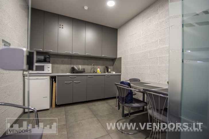 NUOMOJAMOS PATALPOS ROKUOSE, ROKELIŲ G.