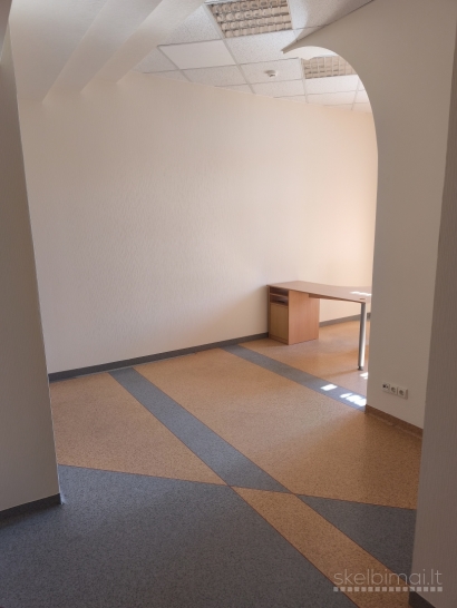 Išnuomojamas 26 kv.m. Ofisas P. Komunos g. Klaipėda