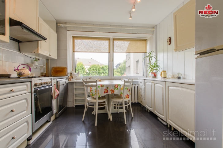 Nuomojamas   jaukus 3 izoliuotų kambarių butas antakalnyje.