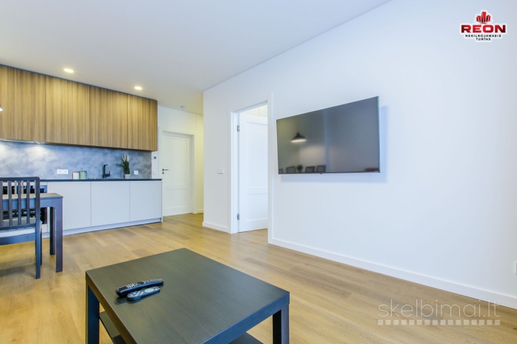 PILNAI ĮRENGTAS, ŠILTAS IR JAUKUS DVIEJŲ KAMBARIŲ BUTAS NAUJOS STATYBOS NAME