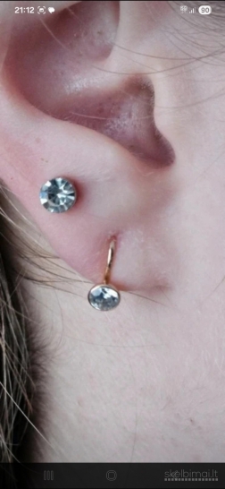 Auksiniai auskariukai