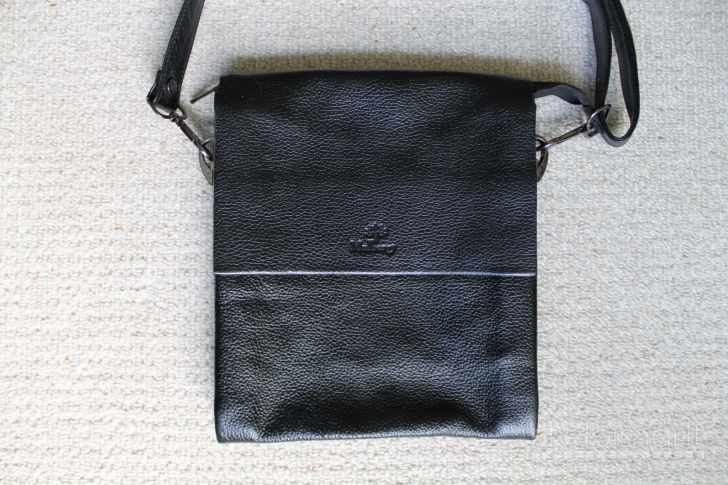 Vyriska rankinė per petį. Tikra oda. Indija.