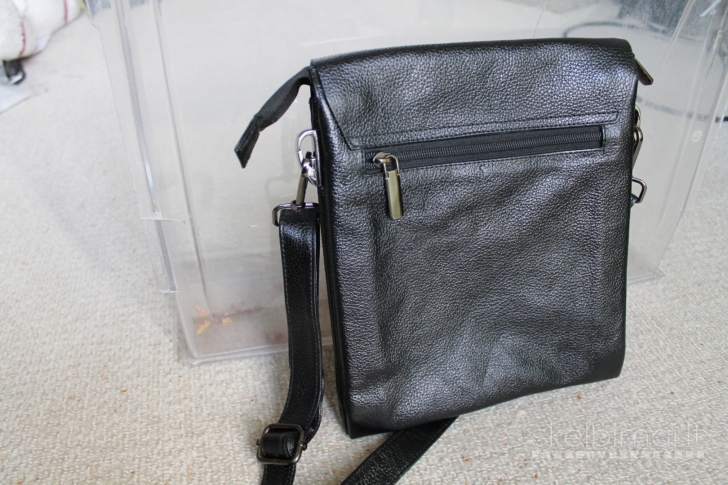 Vyriska rankinė per petį. Tikra oda. Indija.