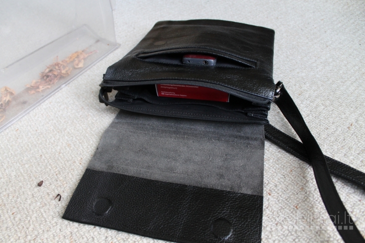 Vyriska rankinė per petį. Tikra oda. Indija.