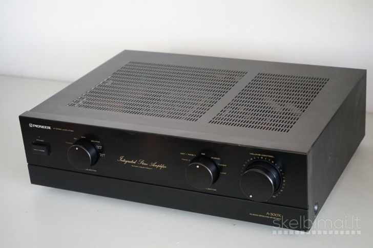 PIONEER A-300 stereo amplifier. Made in Japan. 1991m. Like New.