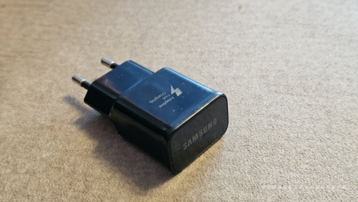 Įkroviklis Samsung EP-TA20EBE, 15W, USB Type-A, juodas