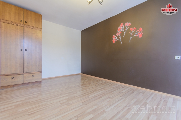 NUOMOJAMAS TVARKINGAS 2 IZOLIUOTŲ KAMBARIŲ BUTAS LAZDYNUOSE!  PIGUS ŠILDYMAS!