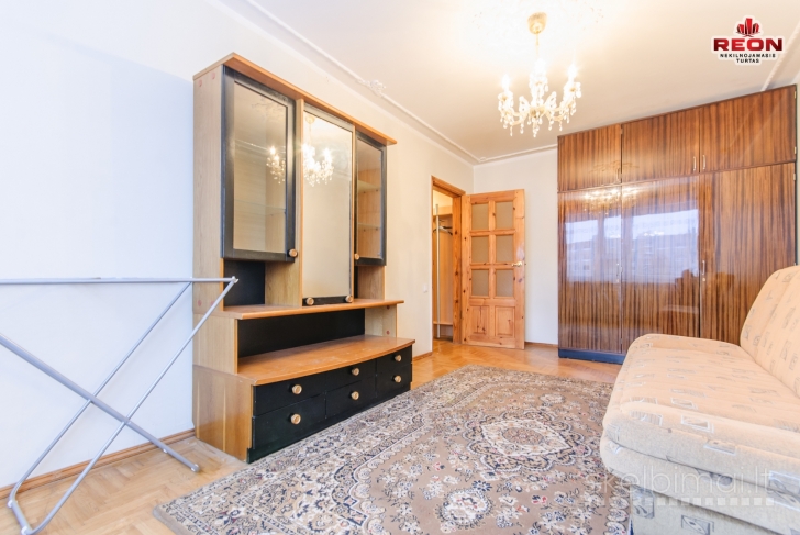 TVARKINGAS 2 IZOLIUOTŲ KAMBARIŲ BUTAS KAROLINIŠKĖSE!