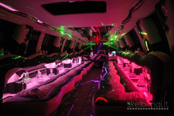 Limuzinų nuo 8 iki 35 vietų nuoma!