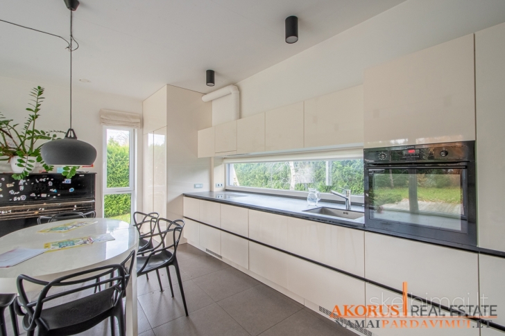 akorus.lt - Erdvus namas šalia gamtos, pirtis, ribojasi su bendrijos sklypu