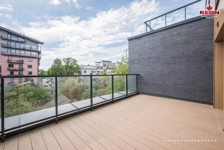 PARDUODAMAS IŠSKIRTINIS 4 KAMBARIŲ BUTAS SU DIDELE TERASA ŽVĖRYNE!