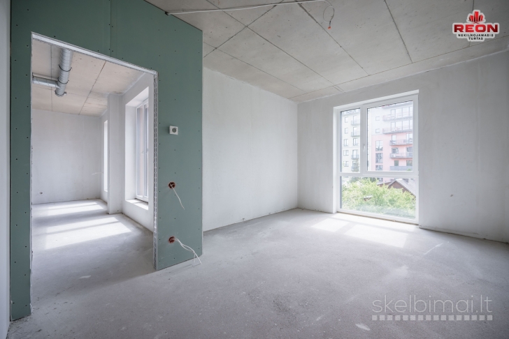 PARDUODAMAS IŠSKIRTINIS 4 KAMBARIŲ BUTAS SU DIDELE TERASA ŽVĖRYNE!