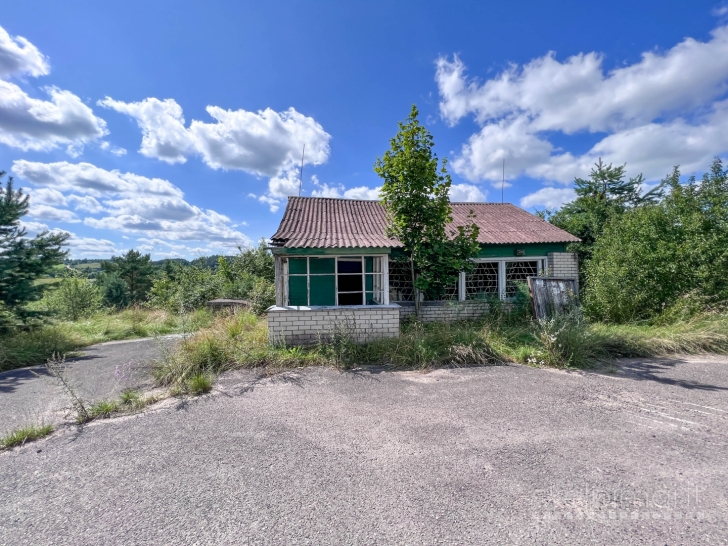 Bagdononys kaimas, Trakų r. - mūrinė parduotuvė 14 arų, aikštelė, aplink ežerai