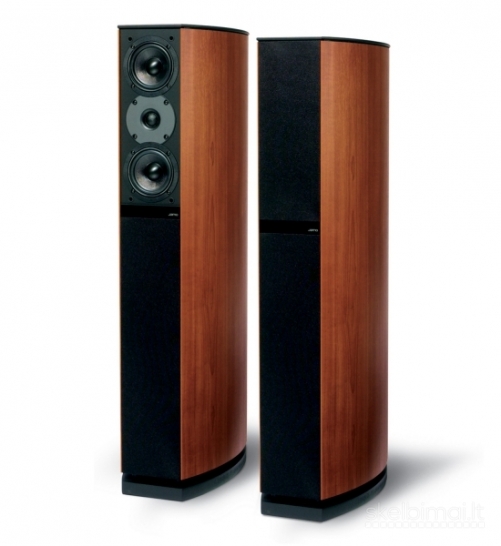 JAMO D570 floor standing speakers. Made in Denmark.