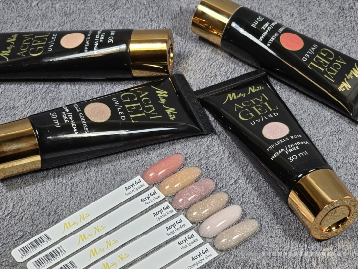 Polygelis nagų priauginimui su blizgučiu 30ml