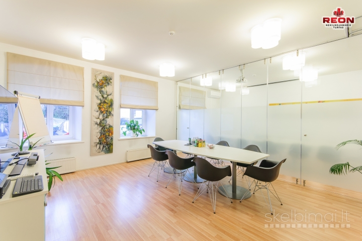 TILTO GATVĖJE, PRESTIŽINĖJE VILNIAUS VIETOJE, VISAI ŠALIA KATEDROS, GRETA GE