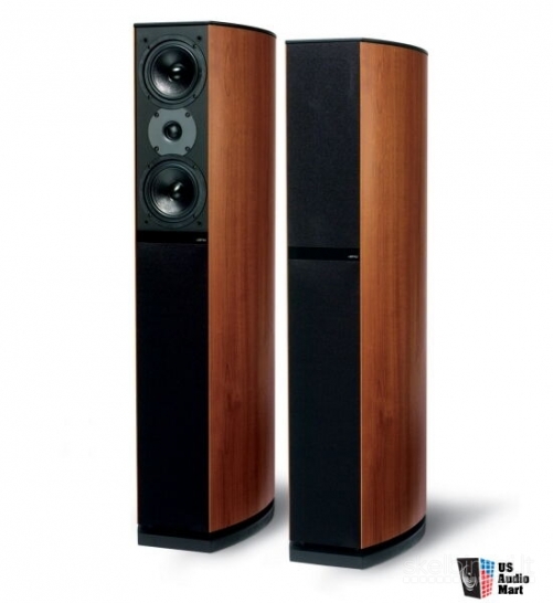 JAMO D590 floor standing speakers. Made in Denmark.