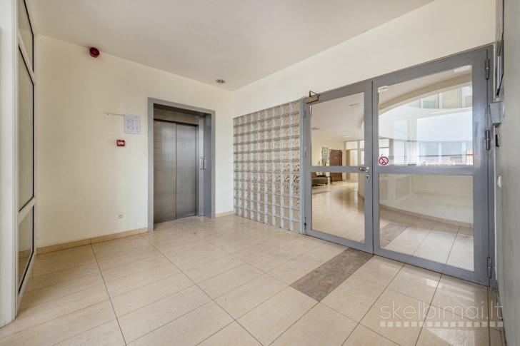 PARDUODAMOS ADMINISTRACINĖS PATALPOS 