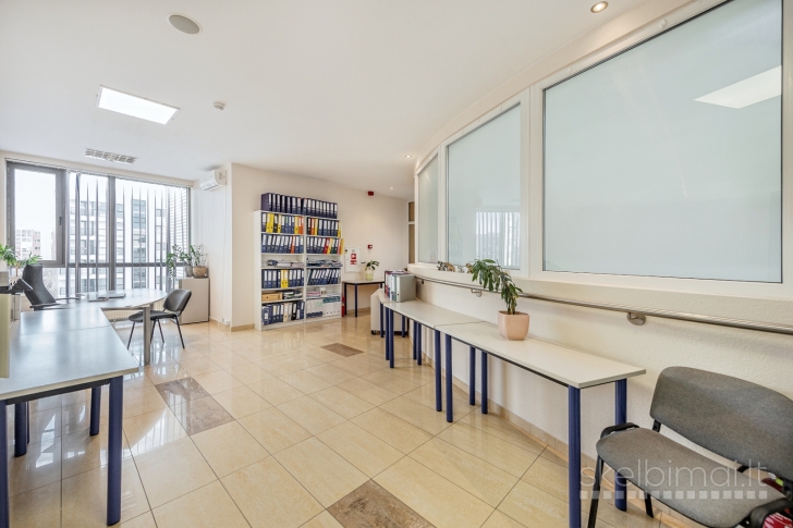 PARDUODAMOS ADMINISTRACINĖS PATALPOS 