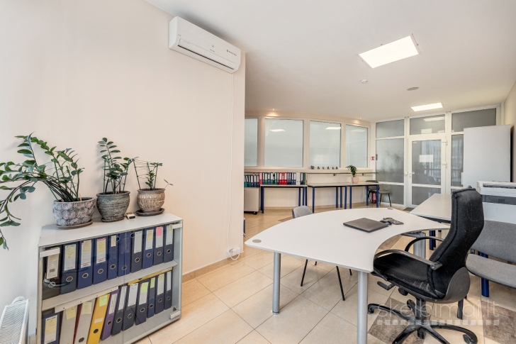 PARDUODAMOS ADMINISTRACINĖS PATALPOS 