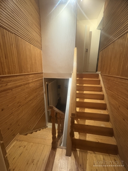 Mediniai laiptų turėklai 