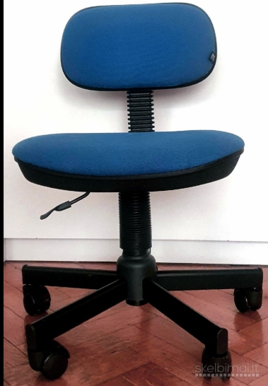 Kompiuterinė Biuro kėde su naujais ratukais