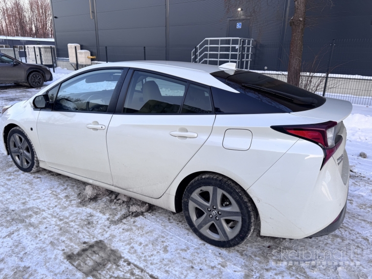 Toyota Prius 2020 m. nuoma 170€/sav.
