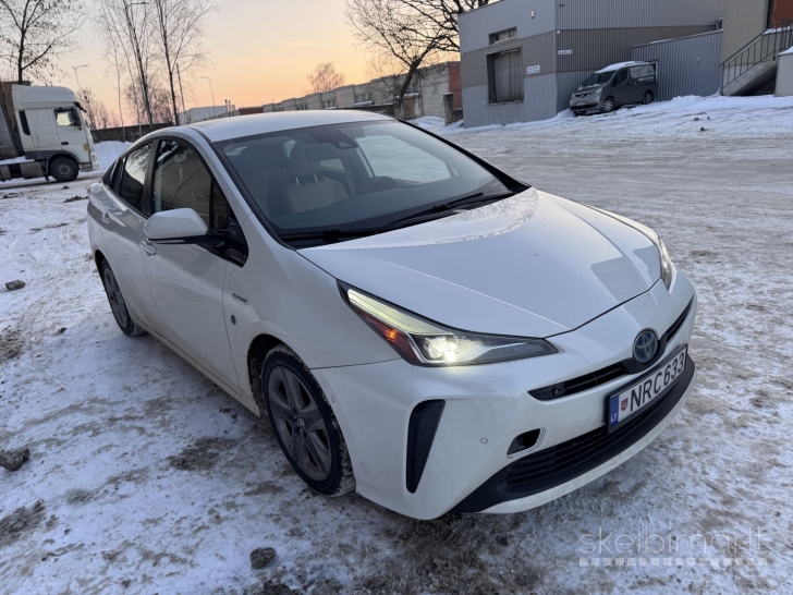 Toyota Prius 2020 m. nuoma 170€/sav.