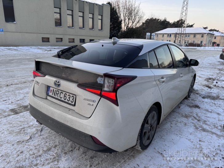 Toyota Prius 2020 m. nuoma 170€/sav.