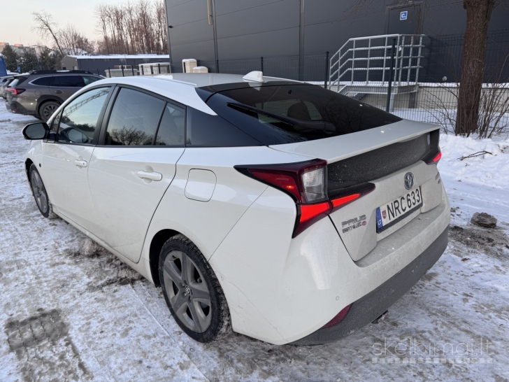 Toyota Prius 2020 m. nuoma 170€/sav.