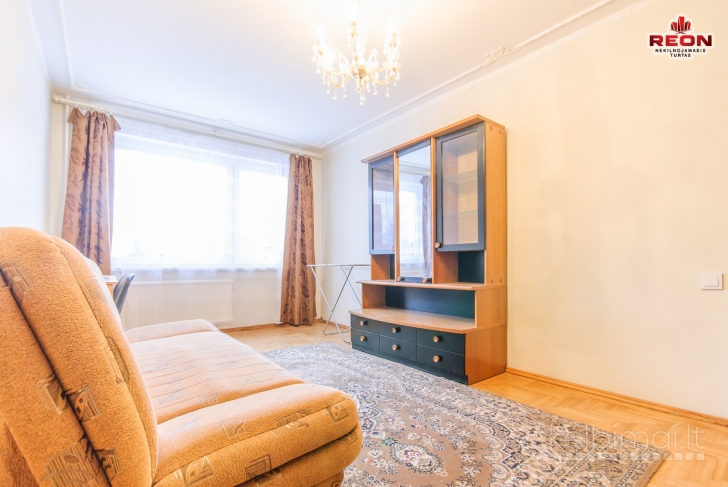 TVARKINGAS 2 IZOLIUOTŲ KAMBARIŲ BUTAS KAROLINIŠKĖSE!