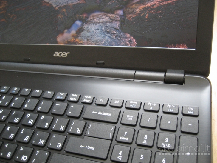 ACER E5-571 i3/ SSD 240GB/ 8GB/ gera baterija