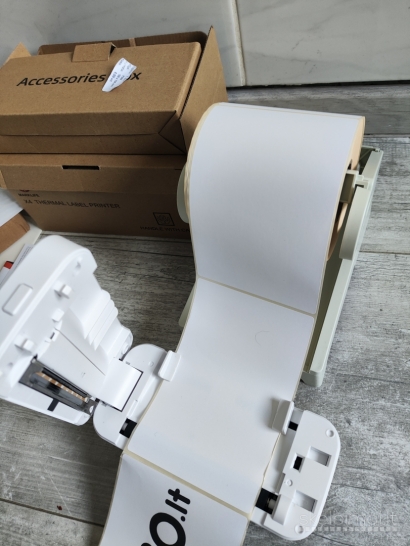 Naujas Berašalinis kurjerinių lipdukų etikečių spausdintuvas termo X4