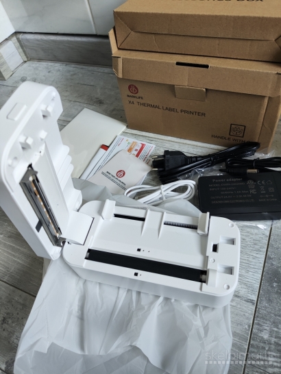 Naujas Berašalinis kurjerinių lipdukų etikečių spausdintuvas termo X4