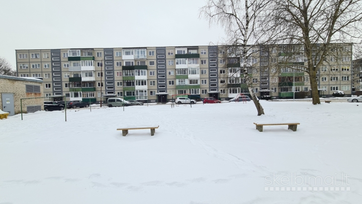 3 kambarių butas, vidurinis!