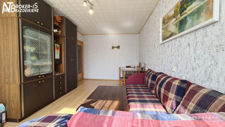 3 kambarių butas, vidurinis!