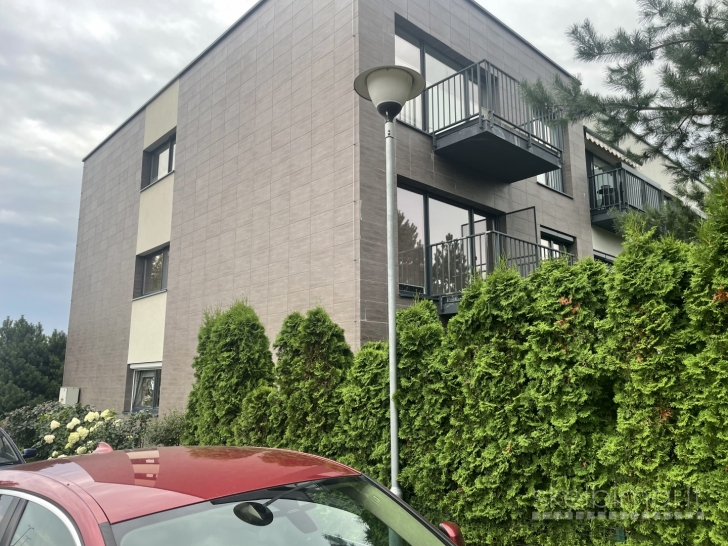 3-jų kambarių butas ilgalaikei nuomai. 750Eur men.