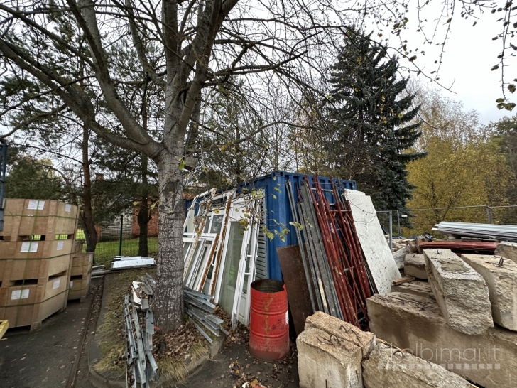 Parduodamas jūrinis konteineris su šešiais ventiliatoriais