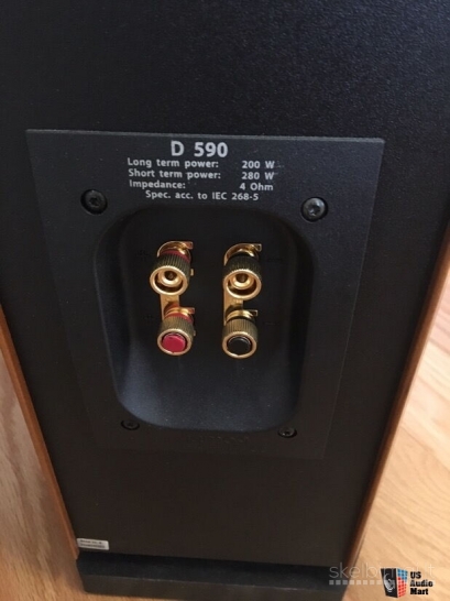 JAMO D590 floor standing speakers. Made in Denmark.