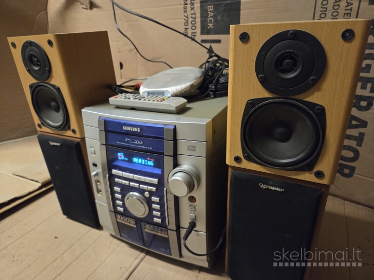 Muzikinis centras Samsung su kolonėlėm 