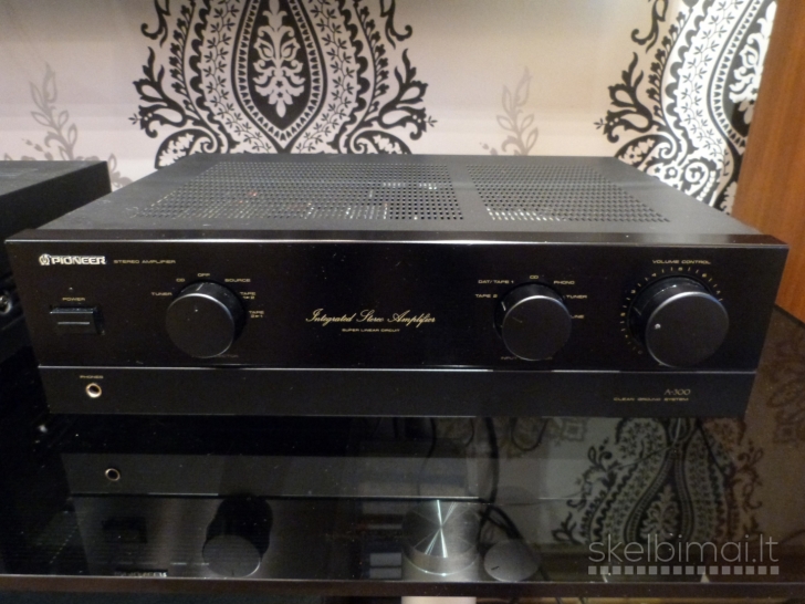 PIONEER A-300 stereo amplifier. 1991m. Made in Japan. Like New.