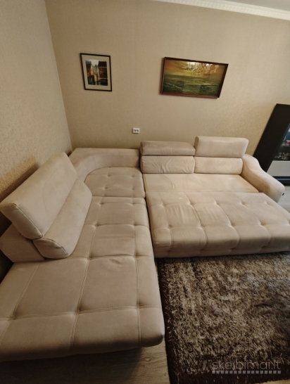 Parduodu naudotą minkštą kampą su foteliu.