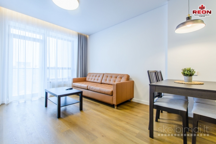 PILNAI ĮRENGTAS, ŠILTAS IR JAUKUS DVIEJŲ KAMBARIŲ BUTAS NAUJOS STATYBOS NAME