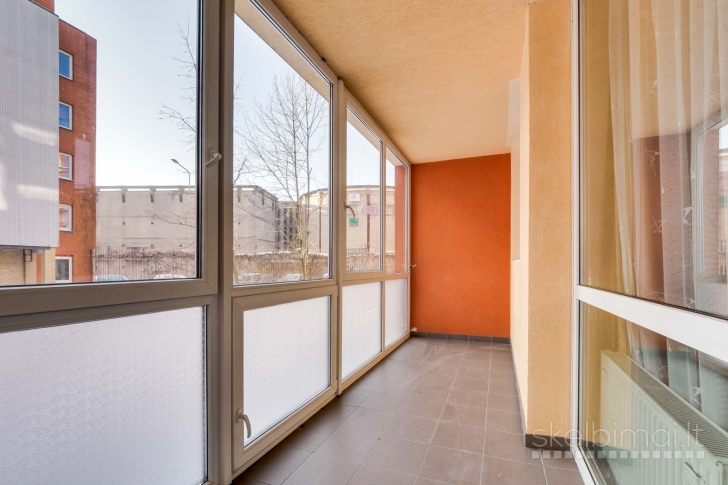 FABIJONIŠKĖSE PARDUODAMAS 2 K, 50 KV.M BUTAS SU ATSKIRU ĮĖJIMU.