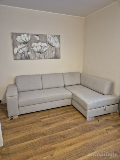 Parduodama sofa-lova su dešiniuoju kampu
