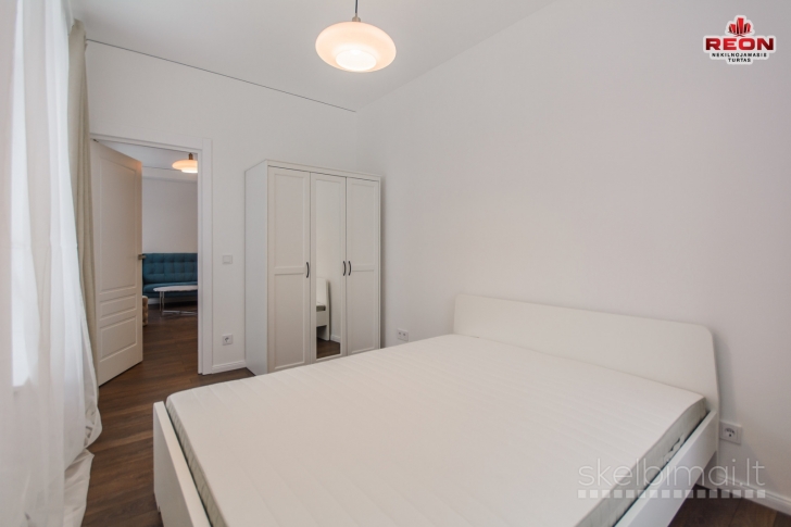 NUOMOJAMAS ŠILTAS, JAUKUS 2 KAMBARIŲ BUTAS 