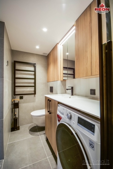 NUOMOJAMAS NAUJAS, PILNAI ĮRENGTAS LOFTAS NAUJAMIESTYJE.