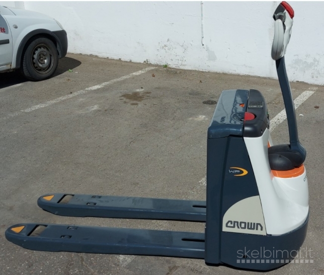 Naudotas elektrinis palečių vežimėlis CROWN WP3015 