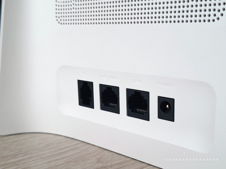 4G+ LTE modemas TCL HH63V1 su maitinimo blokeliu